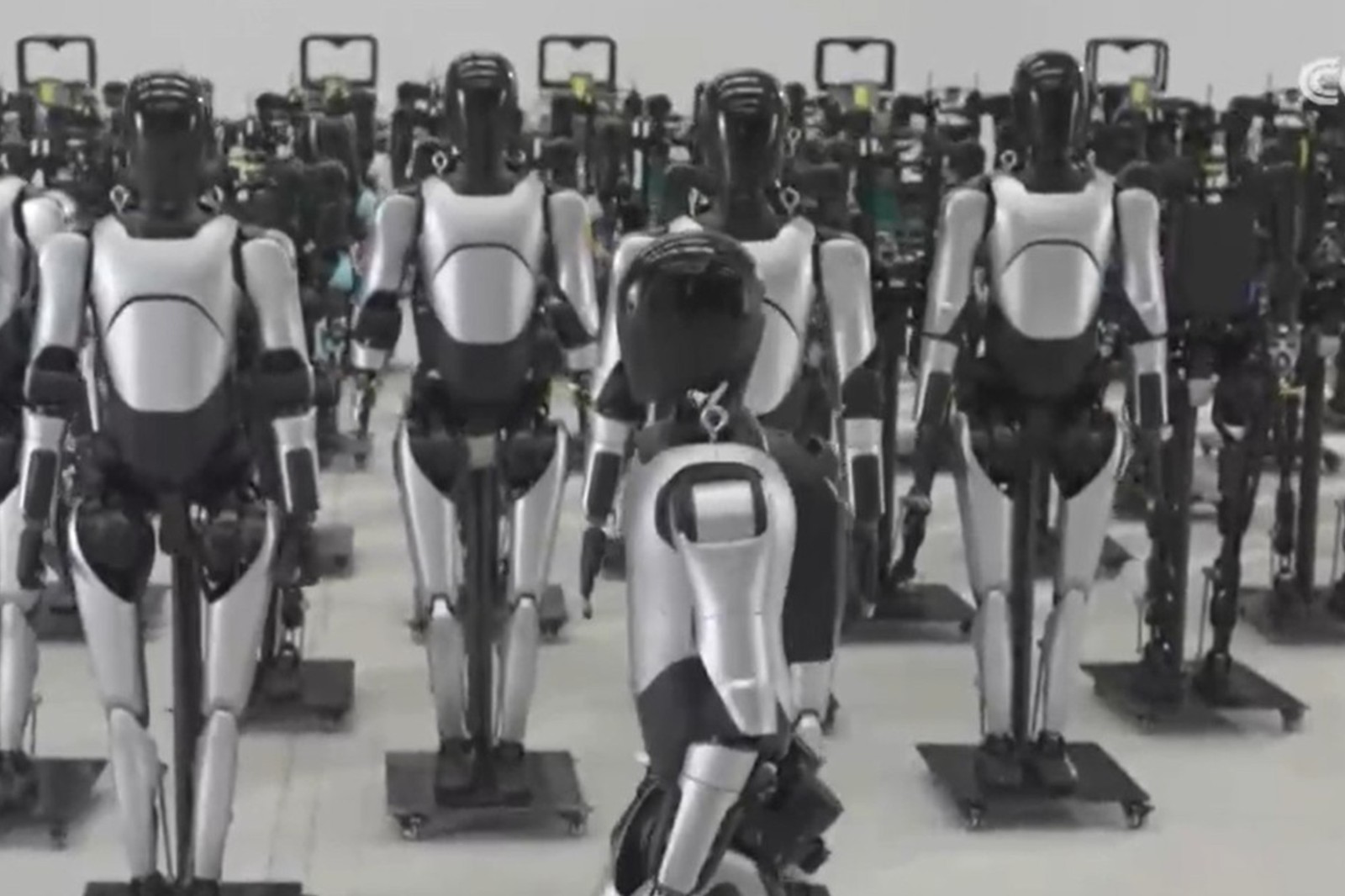 央视报道！揭秘350vip浦京集团机器人量产超级工厂